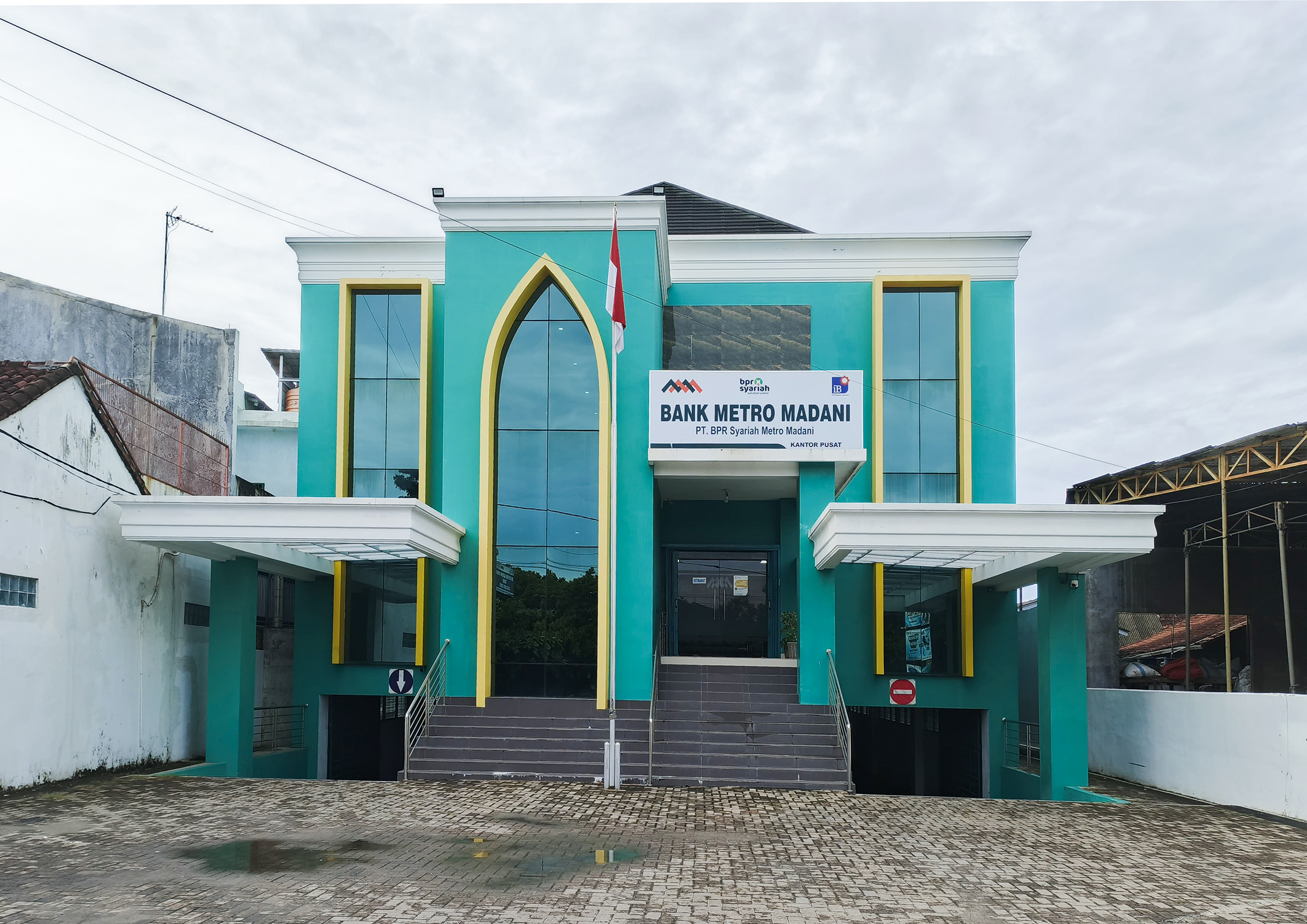 Karir Terbaru MARKETING di Bank Pembiayaan Rakyat Syariah Metro Madani 2 68f5f5a264368